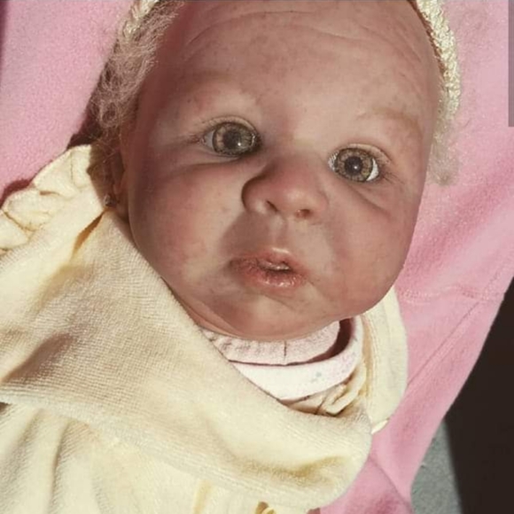 Meet your Posher, Dee - Picture 13 of 15